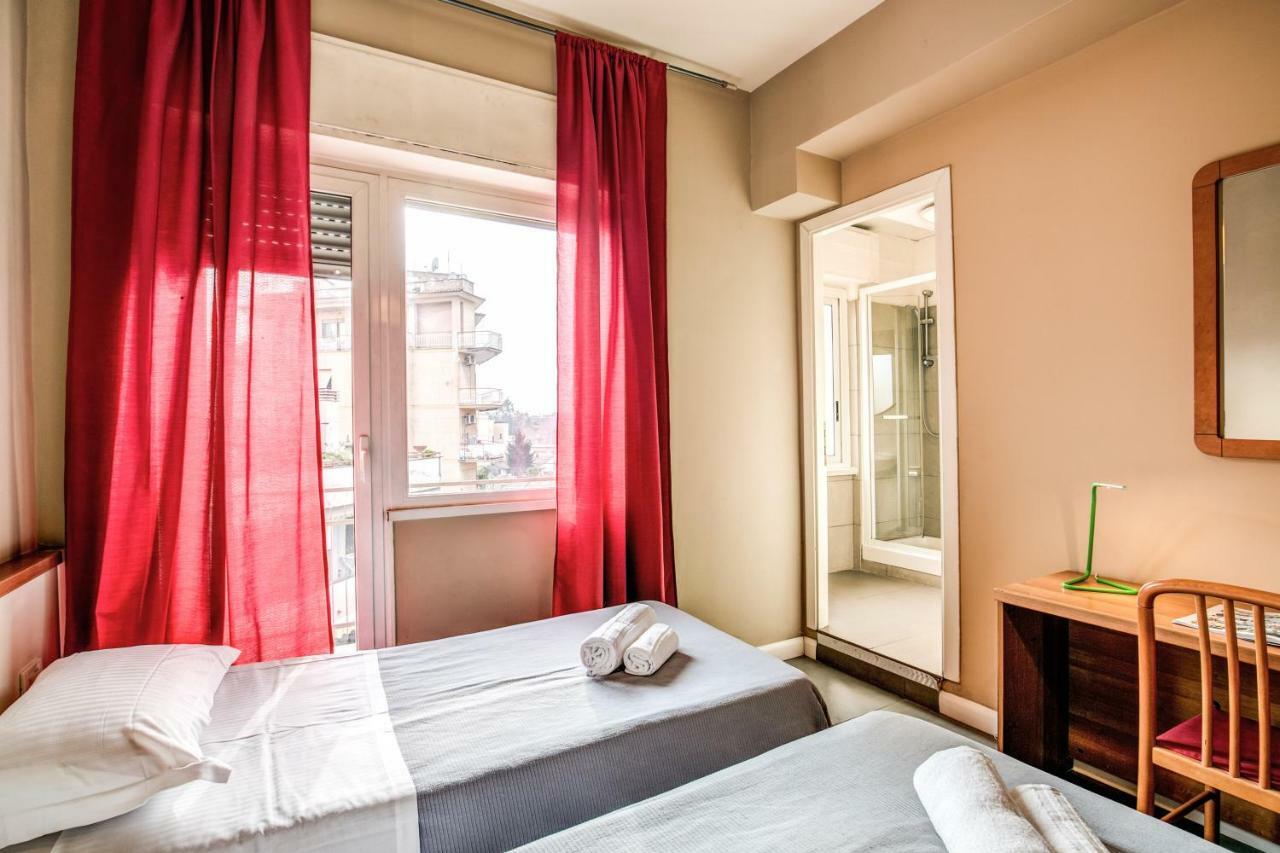 Appartamento Tuscolano 6 Bedroom 6 Bathroom Roma